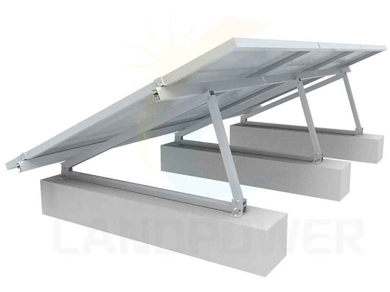 Portrait de montage solaire inclinable sur toit plat